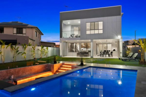 Ocean Escape - Majestic, Luxurious Canal Home
